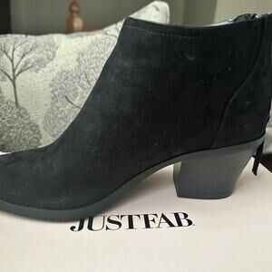 JustFab Women’s suede look black booties, zipper back